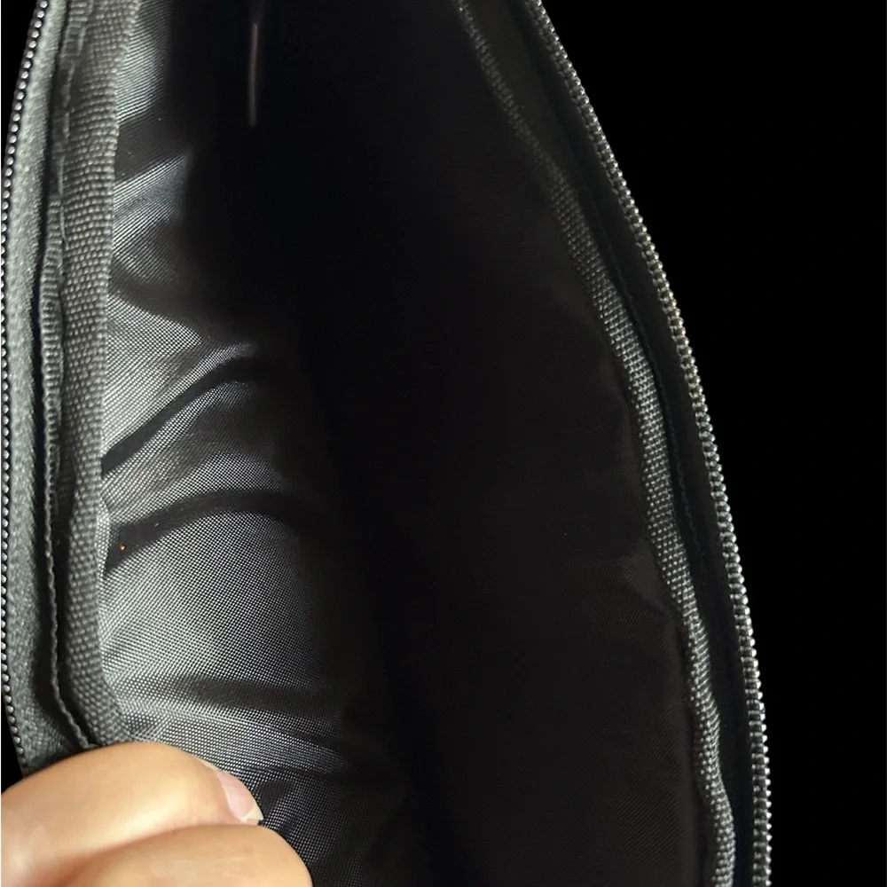Pampered Chef Stylish Black and White Tablet Sleeve